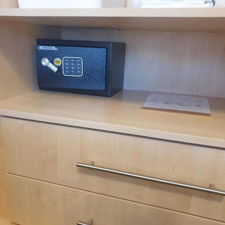 London Luxury Apartments 4 Min Walk From Ilford Station, With Free Parking Free Wifi Eksteriør billede