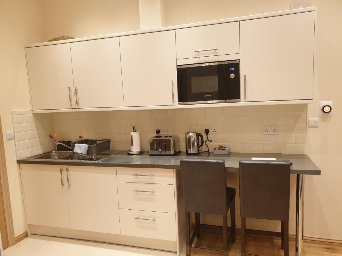 London Luxury Apartments 4 Min Walk From Ilford Station, With Free Parking Free Wifi Eksteriør billede
