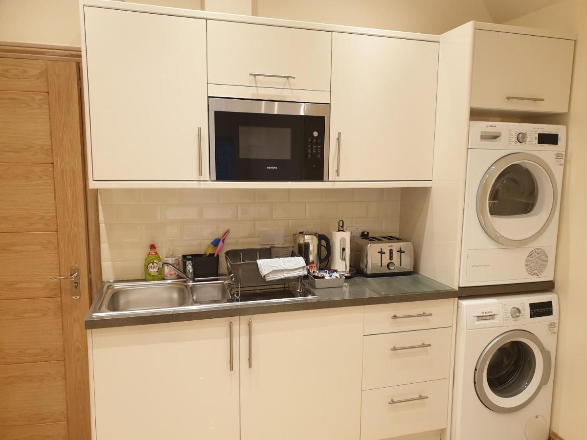 London Luxury Apartments 4 Min Walk From Ilford Station, With Free Parking Free Wifi Eksteriør billede