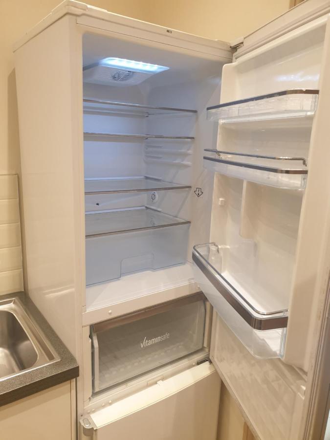 London Luxury Apartments 4 Min Walk From Ilford Station, With Free Parking Free Wifi Eksteriør billede