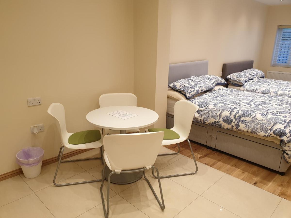 London Luxury Apartments 4 Min Walk From Ilford Station, With Free Parking Free Wifi Eksteriør billede