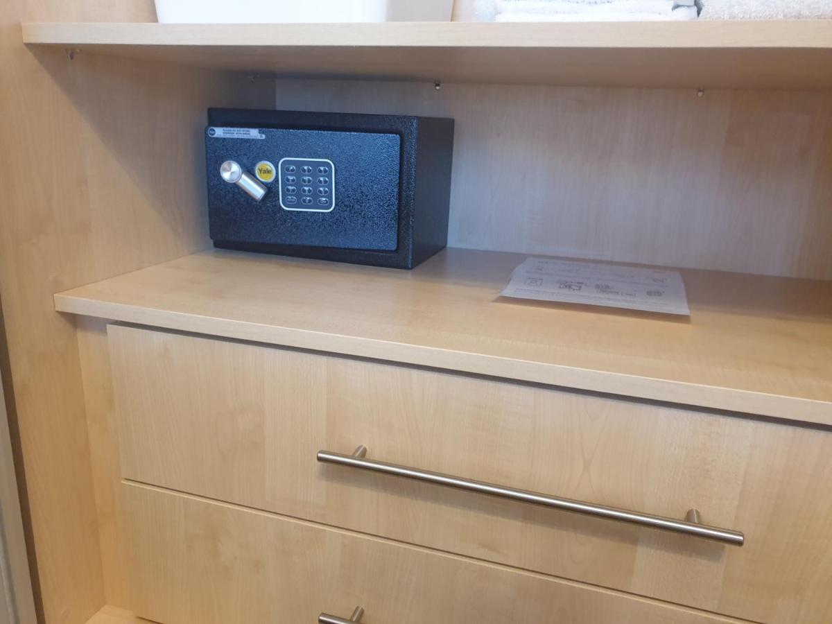 London Luxury Apartments 4 Min Walk From Ilford Station, With Free Parking Free Wifi Eksteriør billede
